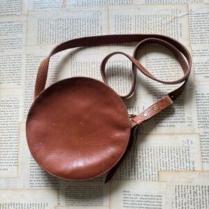 MADEWELL Circular Leather Crossbody Bag in Saddle Tan Colour, Bohemian style